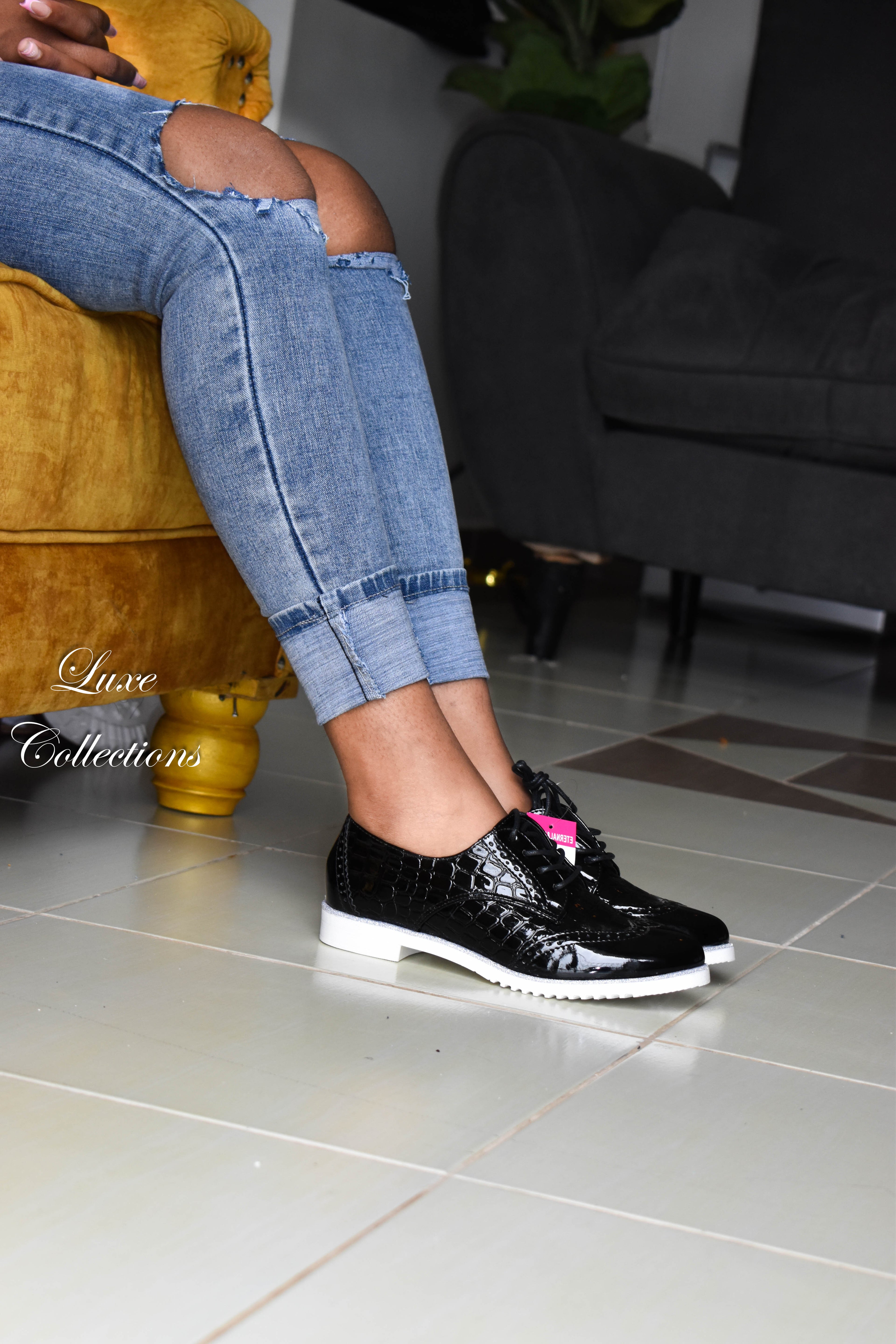 Black Wetlook Brogues