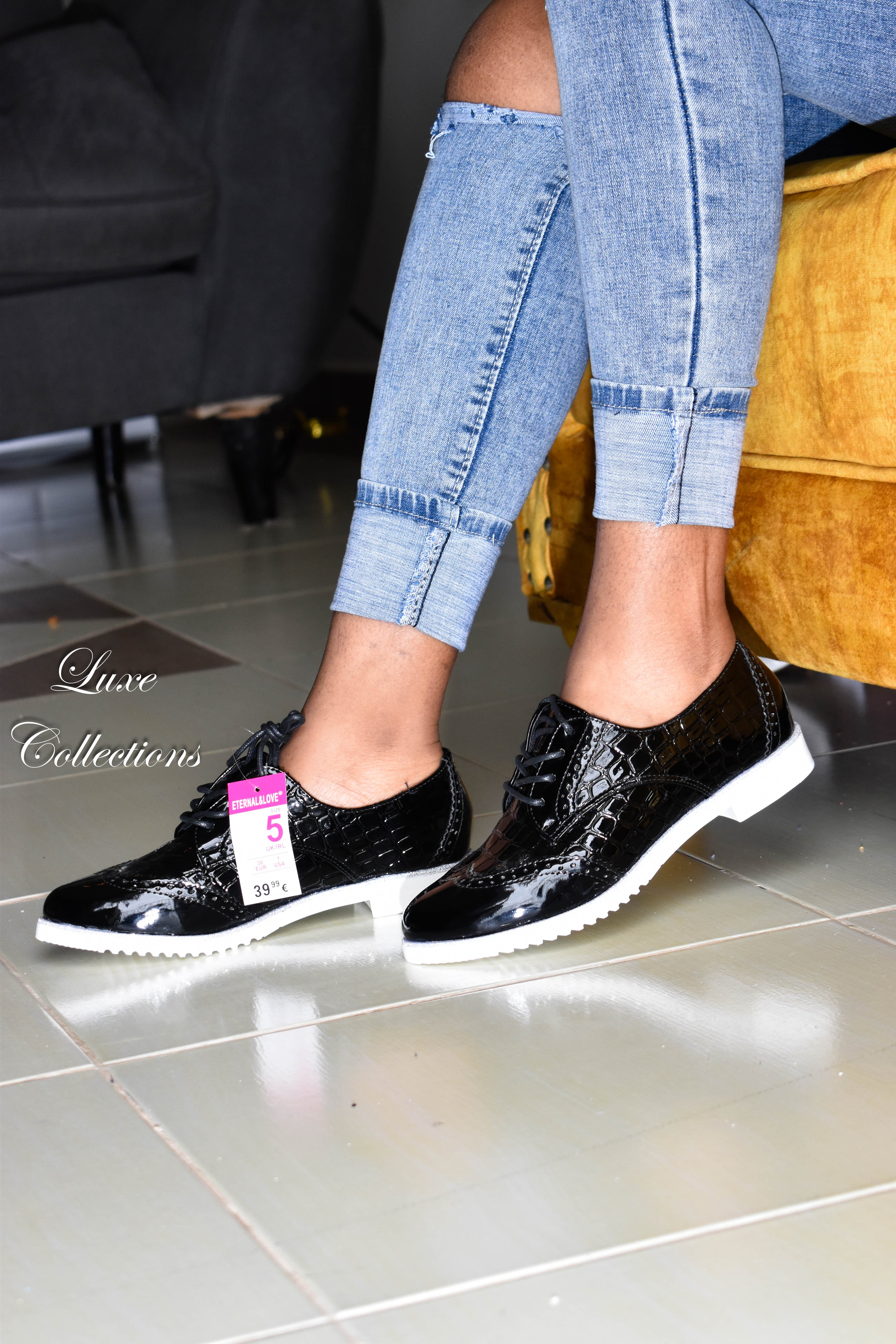 Black Wetlook Brogues