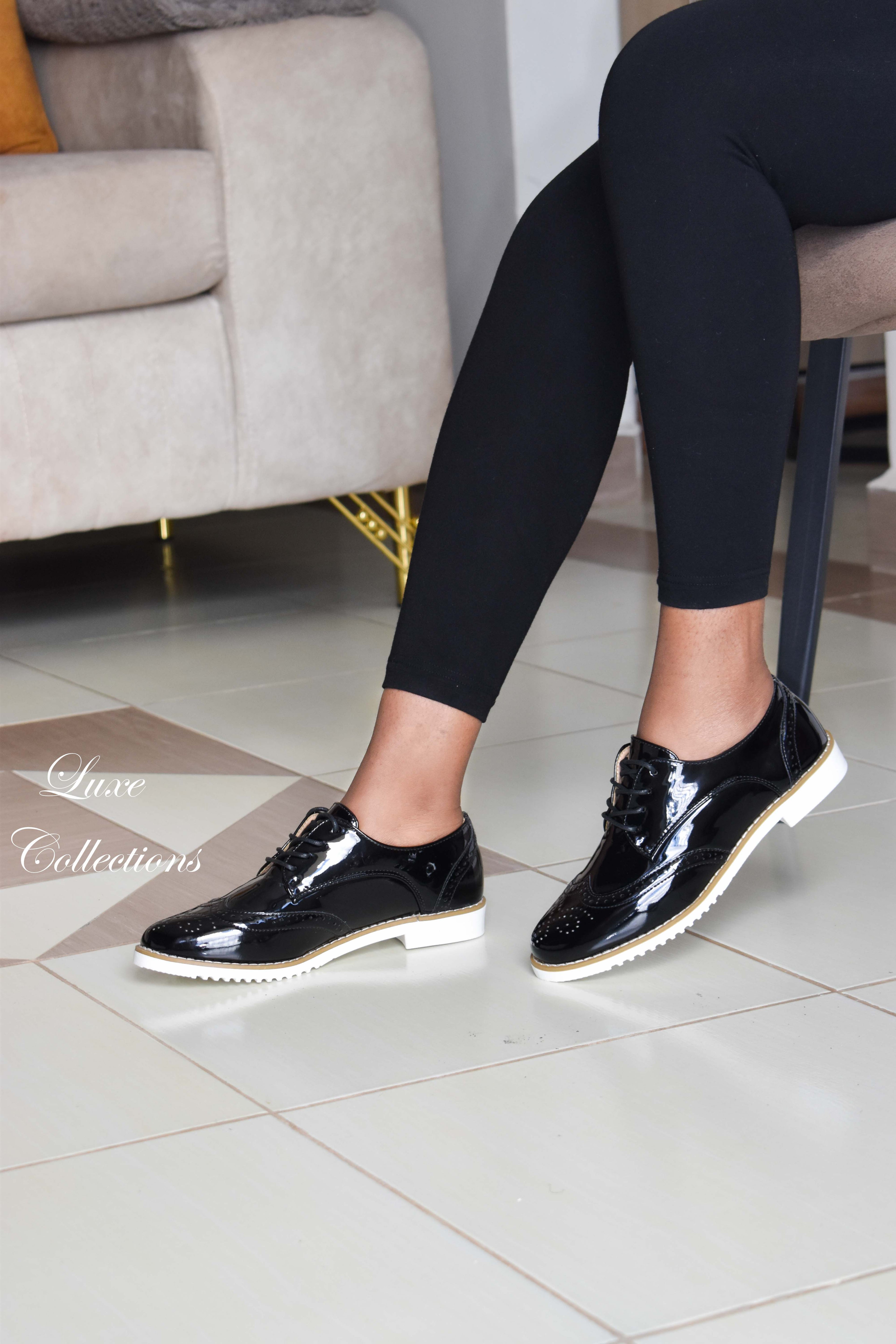 Classic Black Wetlook Brouges
